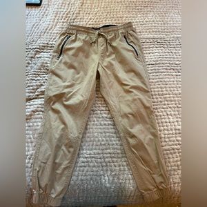 Mens Under Armour Performance Joggers XL Khaki Tan Golf Pants Pull On.